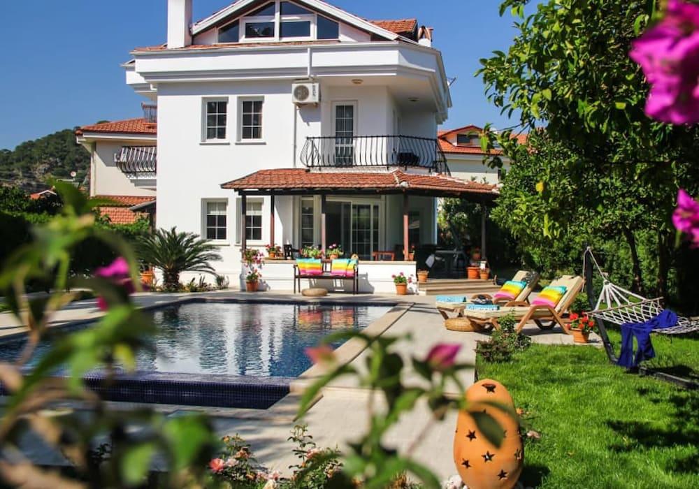 IMMACULATE 3-BED VILLA NEST DALYAN — DALYAN — фотография отеля №13
