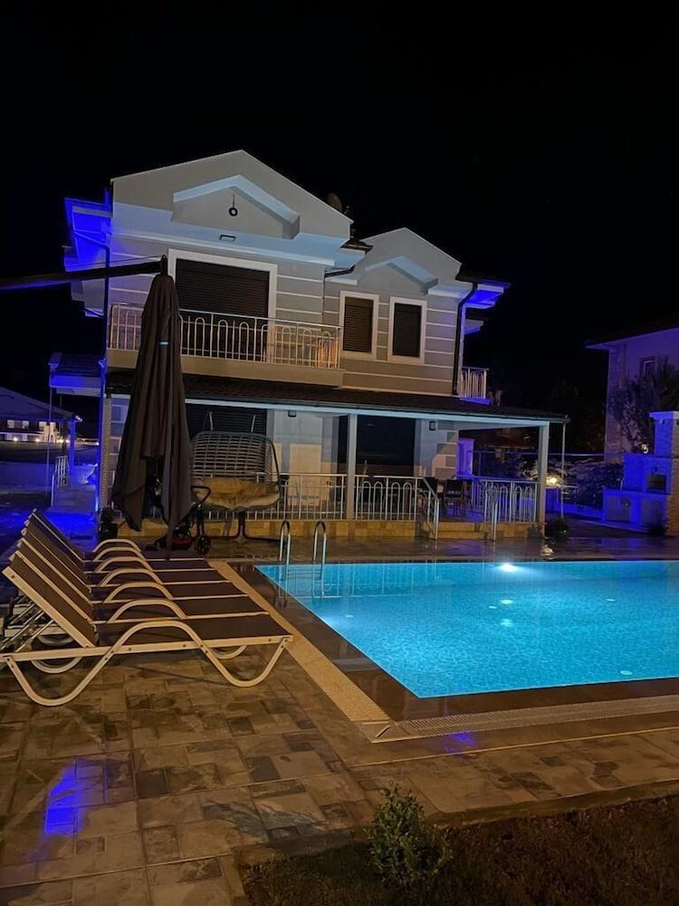 INVITING 4-BED VILLA LINA WITH LUX POOL — DALYAN — fotografie hotel nr. 10