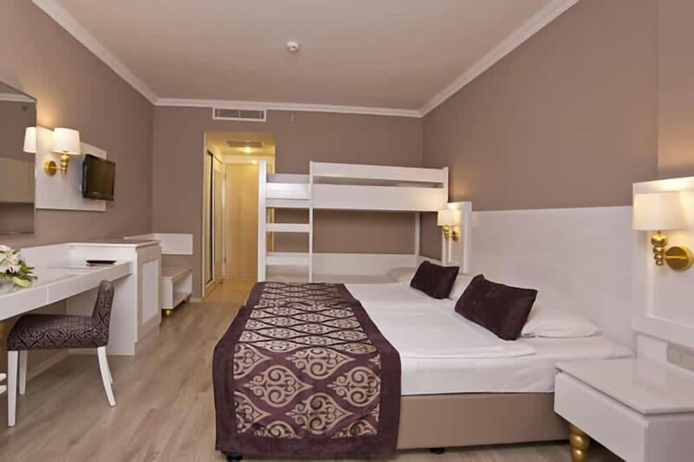 SERENIS HOTEL — SIDE — fotografie hotel nr. 3