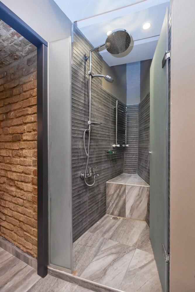 STUDIO WITH HOT TUB — ISTANBUL — фотография отеля №15