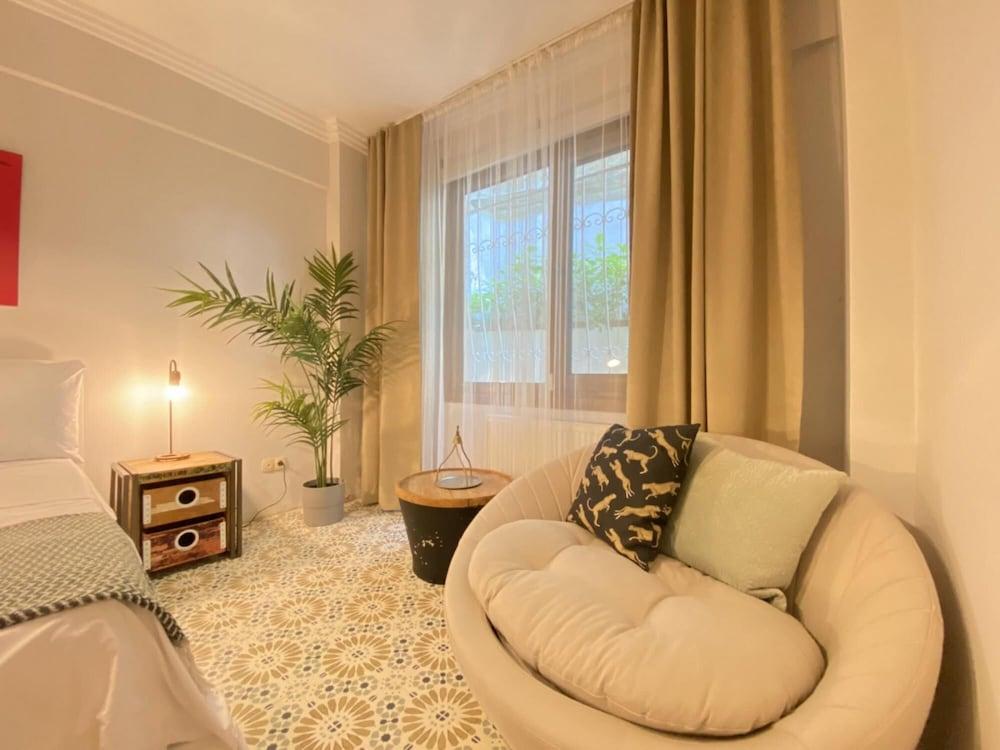 MISSAFIR FLAT WITH BOSPHORUS VIEW IN KUZGUNCUK — ISTANBUL — фотография отеля №25