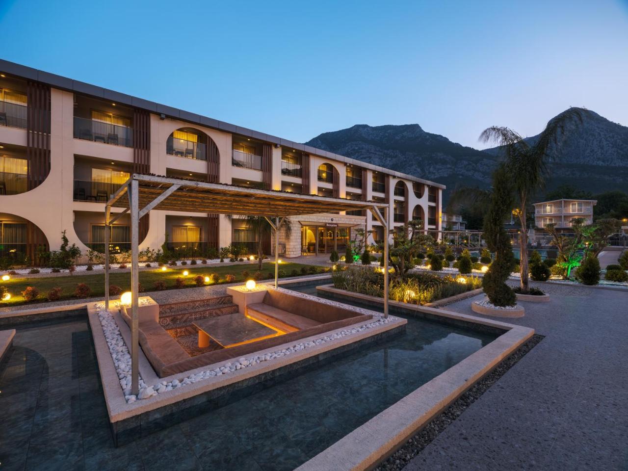 MONK RESORT HOTEL — KEMER