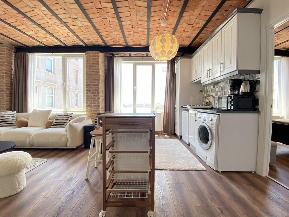 FLAT W CITY VIEW NEAR GALATA TOWER IN ISTIKLAL AVE — ISTANBUL — фотография отеля №8