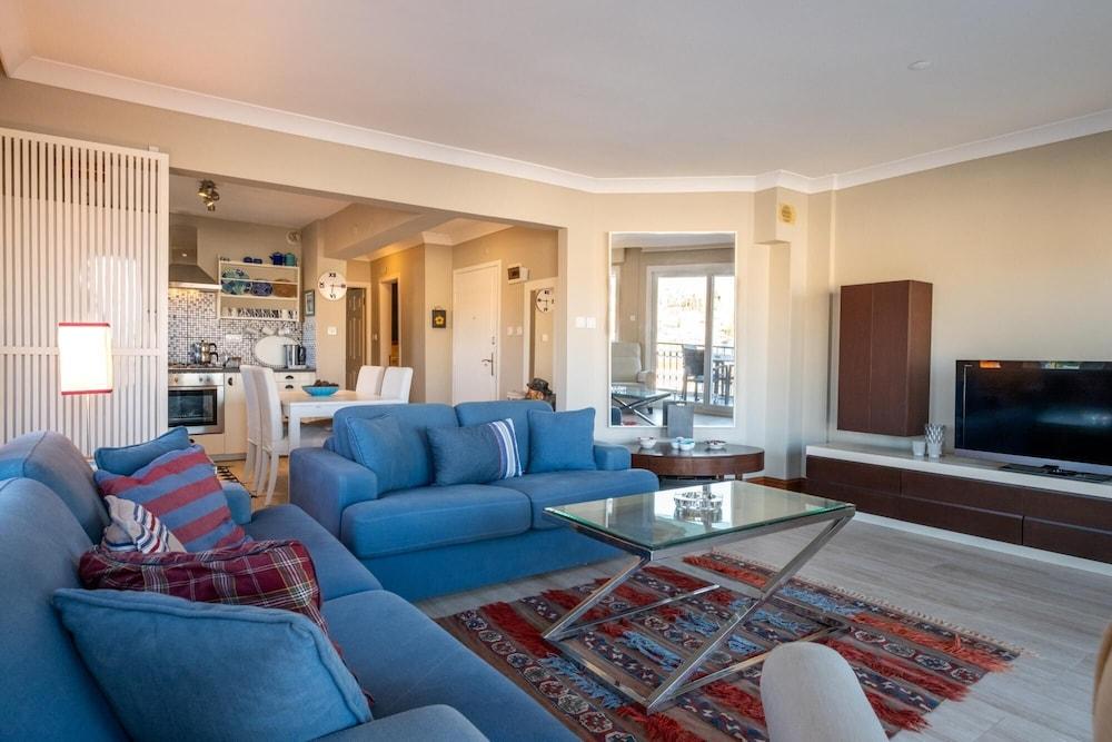FLAT W SEA VIEW BALCONY 3 MIN TO CESME MARINA — CESME — fotografie hotel nr. 5