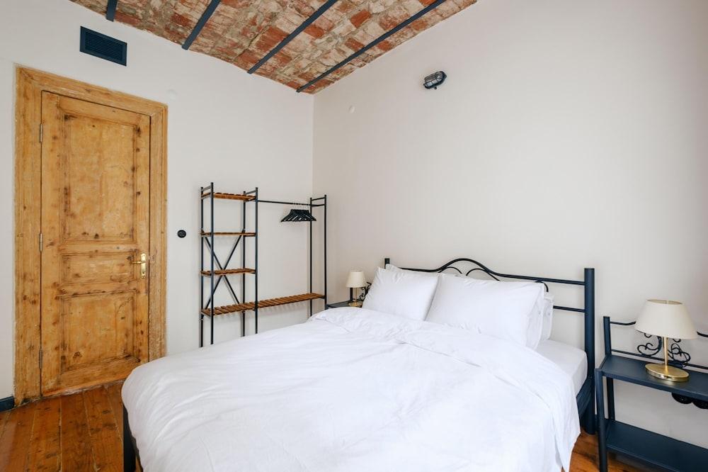 FLAT WITH BALCONY 8 MIN TO ISTIKLAL AVENUE — ISTANBUL — fotografie hotel nr. 2