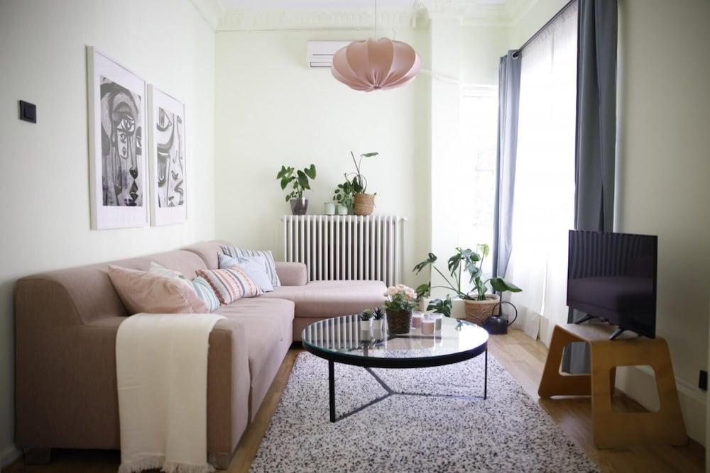 VIBRANT FLAT WITH EXCELLENT LOCATION IN BEYOGLU — ISTANBUL — fotografie hotel nr. 2