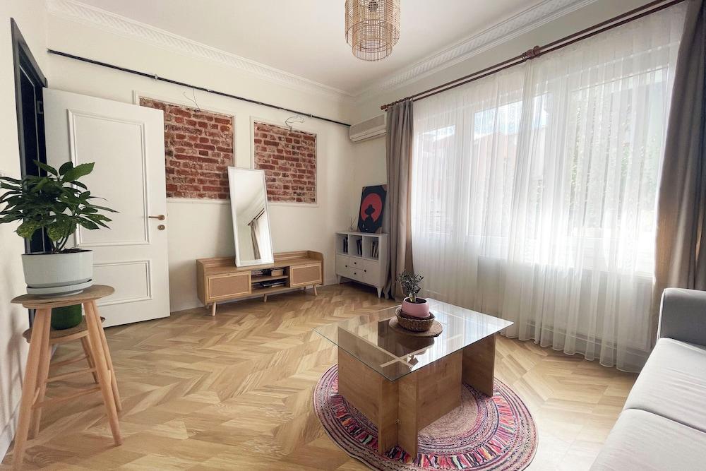 2BR AND 2BATH BALCONY APT IN HEART OF ISATANBUL #3 — ISTANBUL — fotografie hotel nr. 10