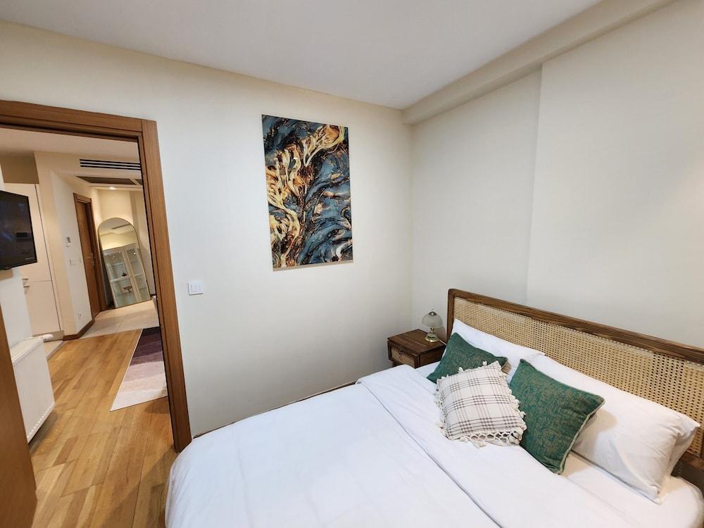 PERFECT RESIDENCE TAKSIM WITH POOL — ISTANBUL — фотография отеля №29