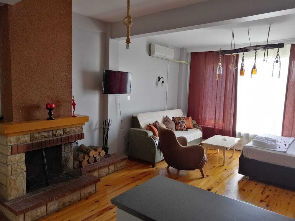 CIHAGIR APARTMENT — ISTANBUL