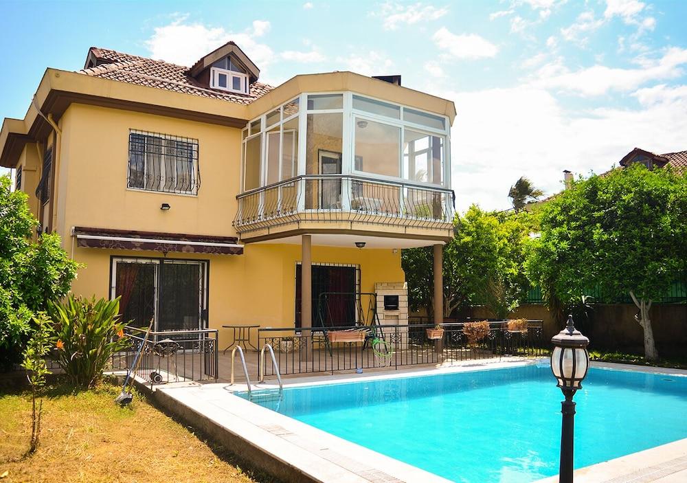 KEMER MONNAROZA VILLA — KEMER