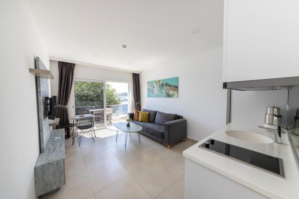 SEAFRONT FLAT WITH BREATHTAKING SEA VIEW IN BODRUM — BODRUM — fotografie hotel nr. 5