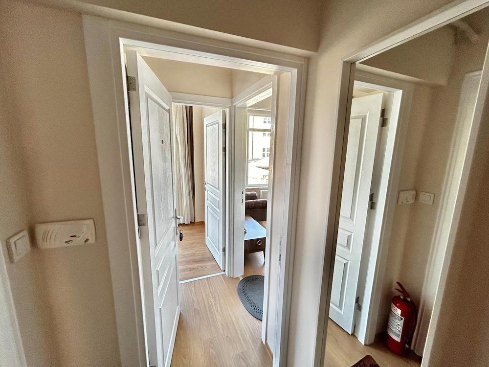 FTF SUITS KUZGUNCUK BOSPHORUS HOUSE ISTANBUL — ISTANBUL