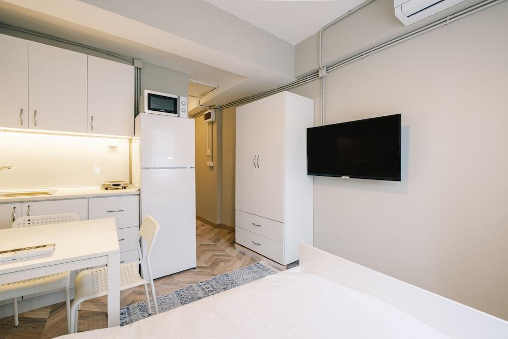 STUDIO WITH A SEA VIEW BALCONY IN BAKIRKOY — ISTANBUL — фотография отеля №7