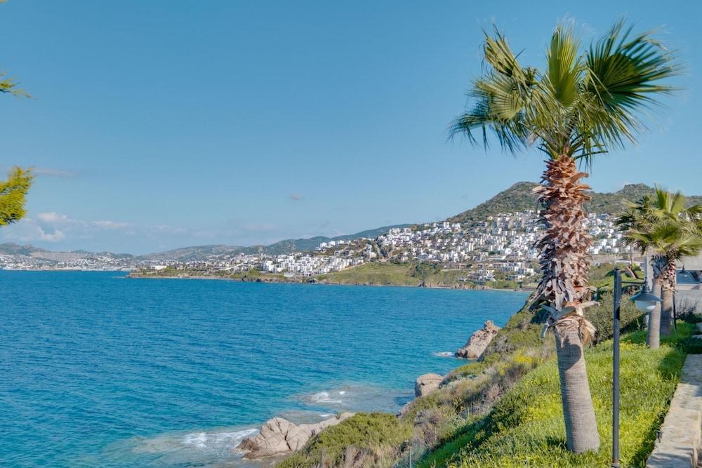 LUXURY WATERFRONT HOUSE 9 MIN TO YALIKAVAK MARINA — BODRUM — fotografie hotel nr. 6