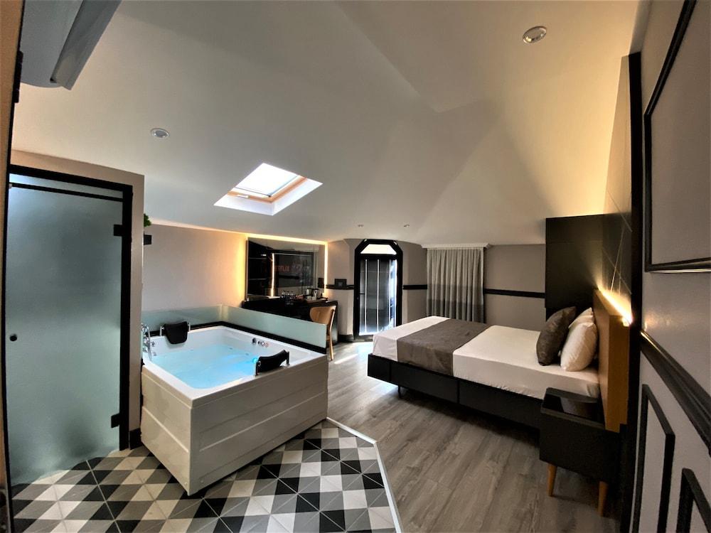 CONFORES HOTEL — ISTANBUL