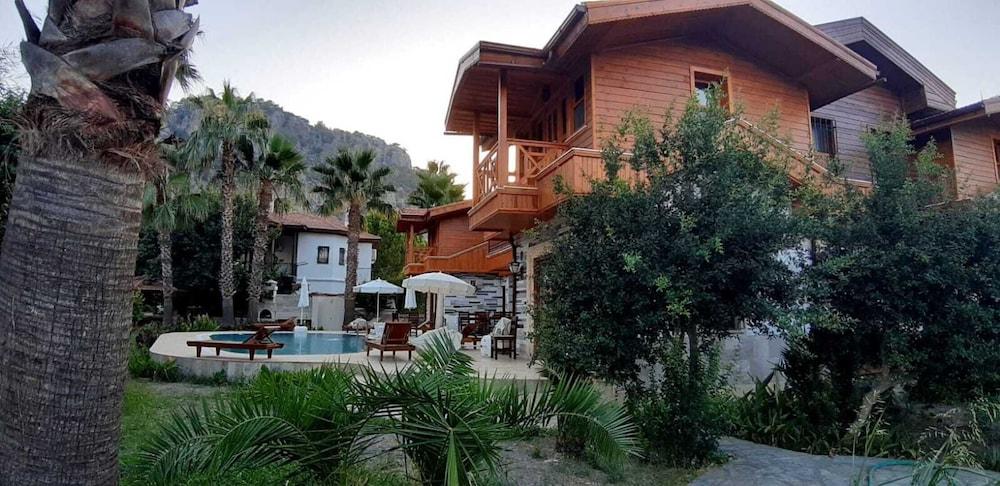 STUNNING 10 BEDROOM VILLA IN DALYAN — DALYAN — фотография отеля №22