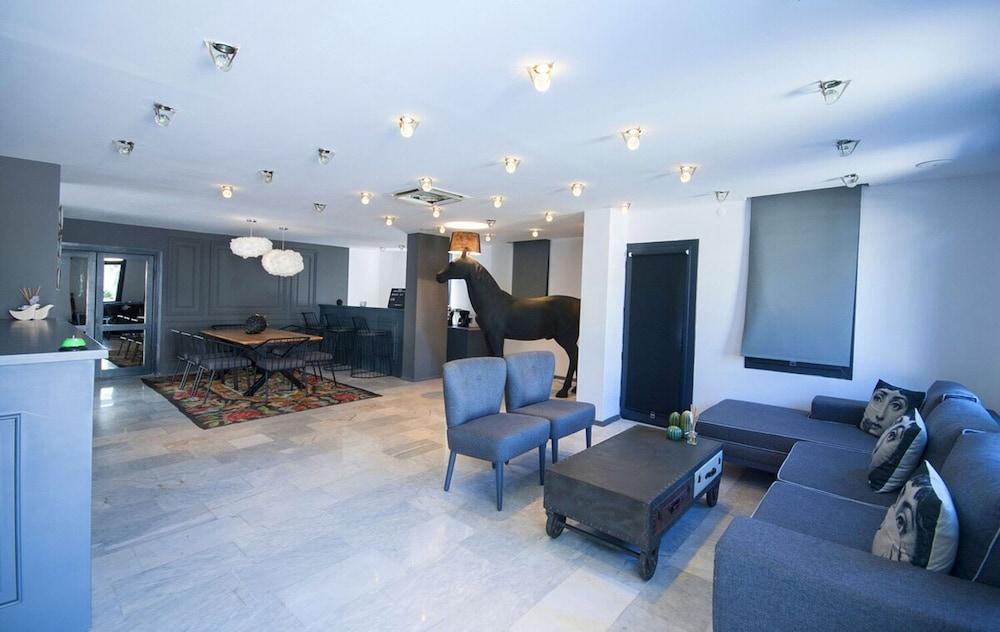 SMART CITY SUITES BODRUM — BODRUM