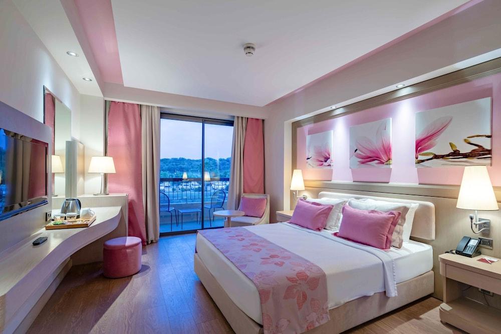 ROYAL TEOS THERMAL RESORT CLINIC & SPA — SEFERIHISAR — fotografie hotel nr. 9