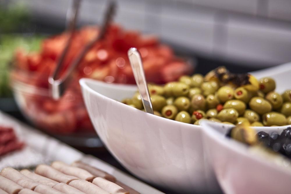 HOLIDAY INN EXPRESS ISTANBUL - ATAKOY METRO — ISTANBUL — фотография отеля №23