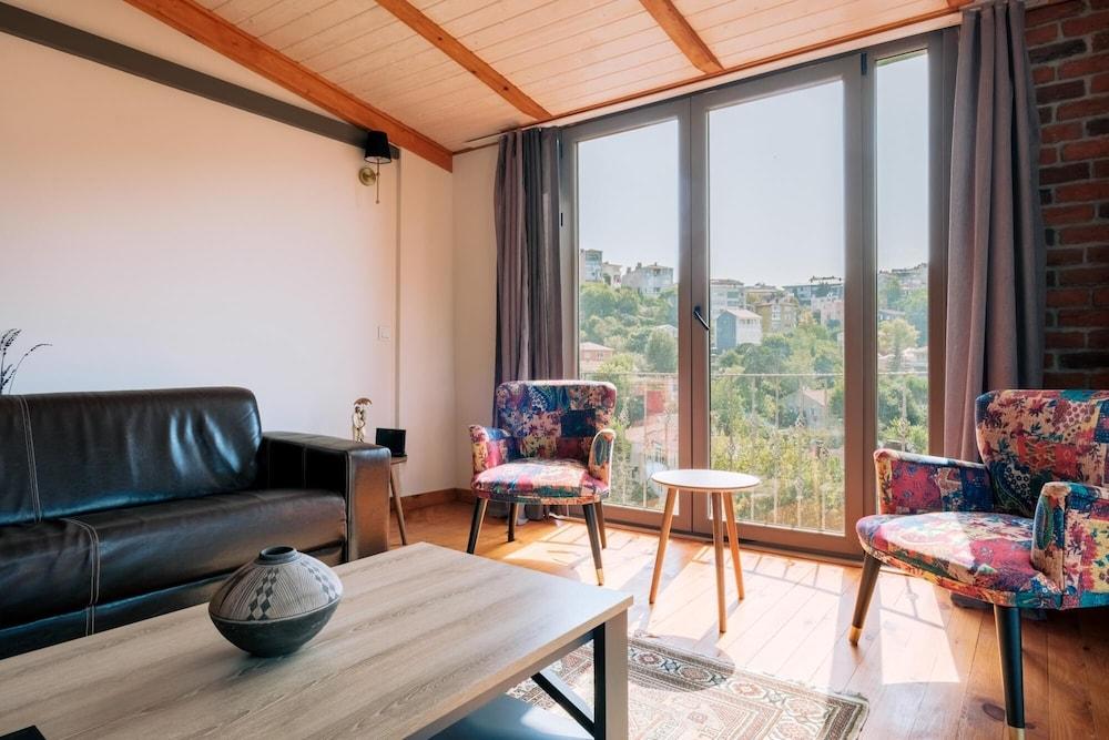 STUNNING SEA VIEW LOFT 5 MIN TO PARK IN KUZGUNCUK — ISTANBUL — фотография отеля №6