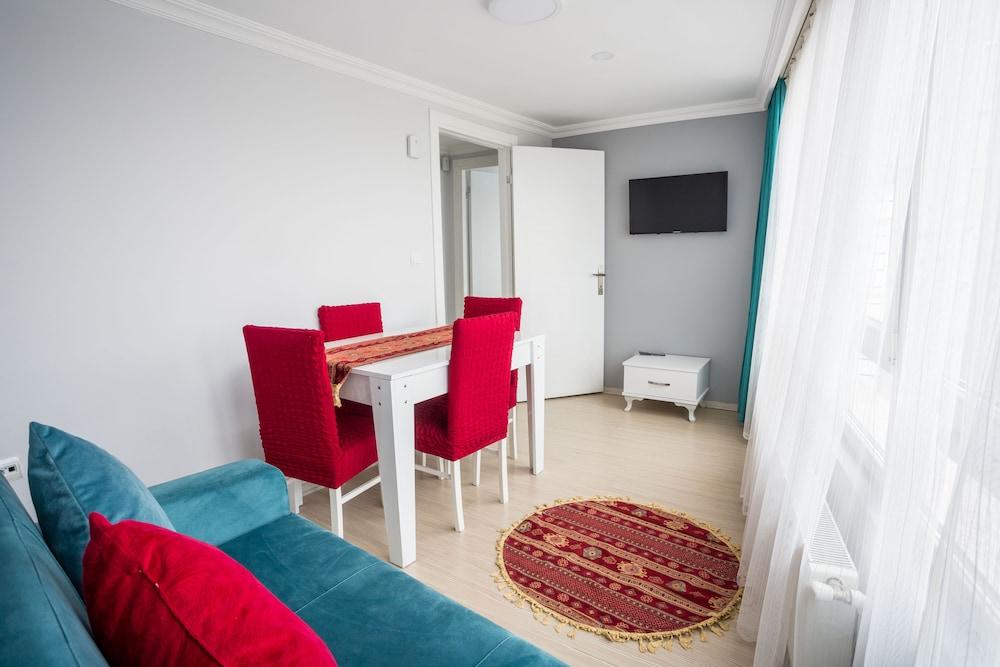 ISTANBUL HOUSE — ISTANBUL