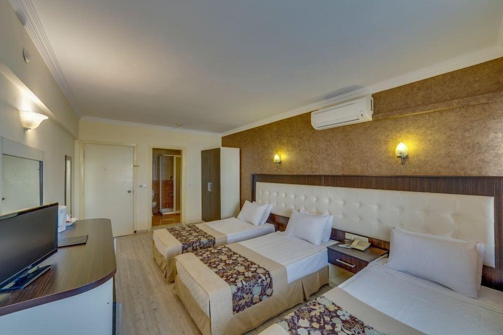 QUEEN MARIN HOTEL — KUSADASI