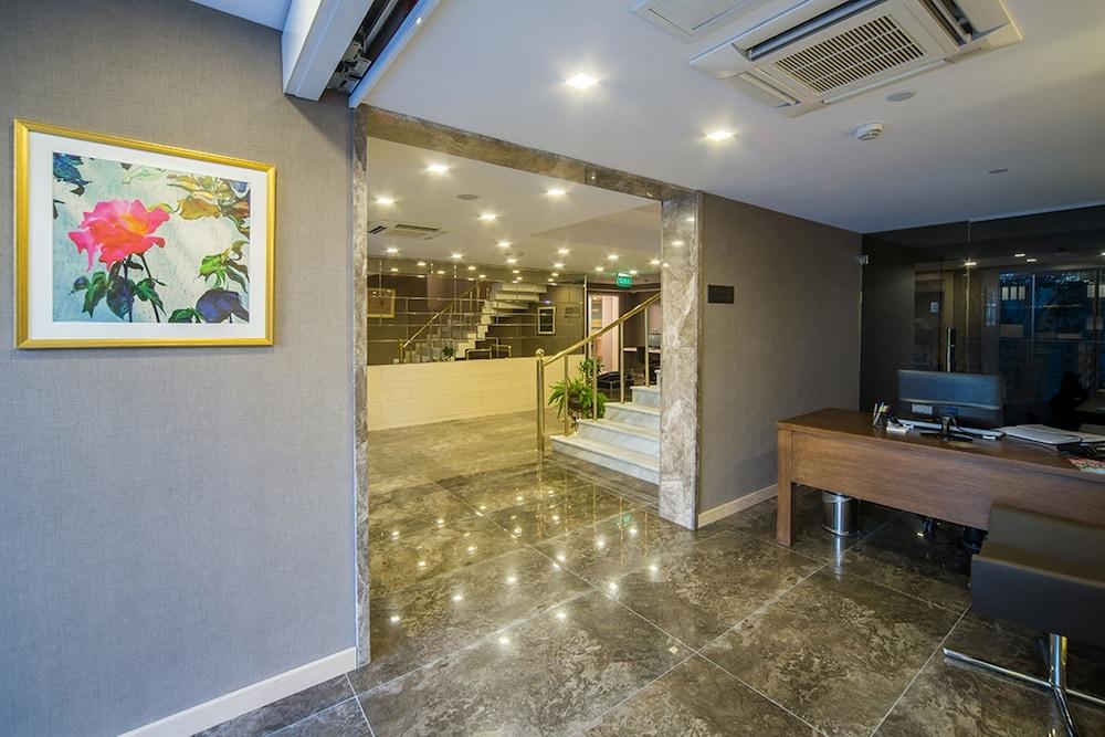 MOLTON MONAPART MECIDIYEKOY — ISTANBUL