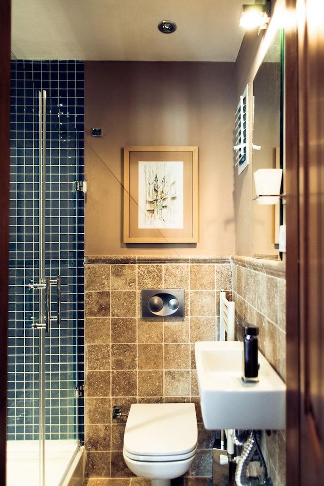 BEAUTIFUL APARTMENT WITH BOSPHORUS VIEWS, ISTANBUL — ISTANBUL — fotografie hotel nr. 23