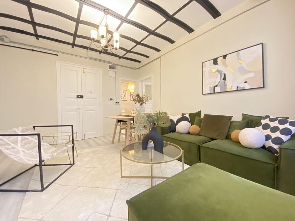 GEM OF GALATA DISCOVER RENOVATED FLAT — ISTANBUL