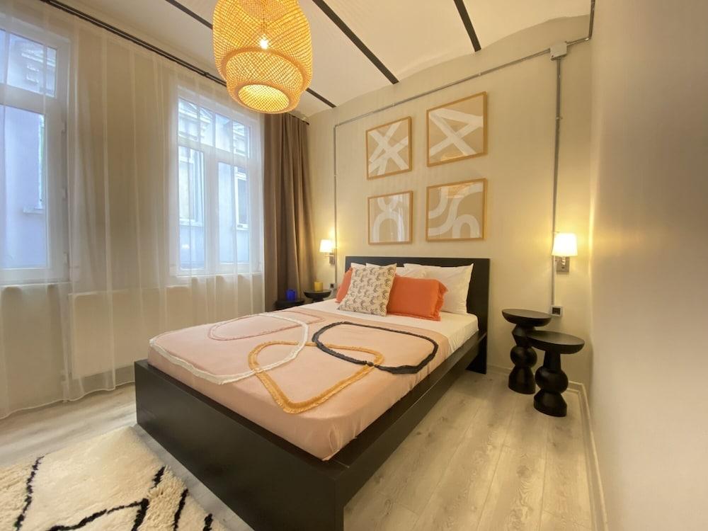 GEM OF GALATA DISCOVER RENOVATED FLAT — ISTANBUL — фотография отеля №13