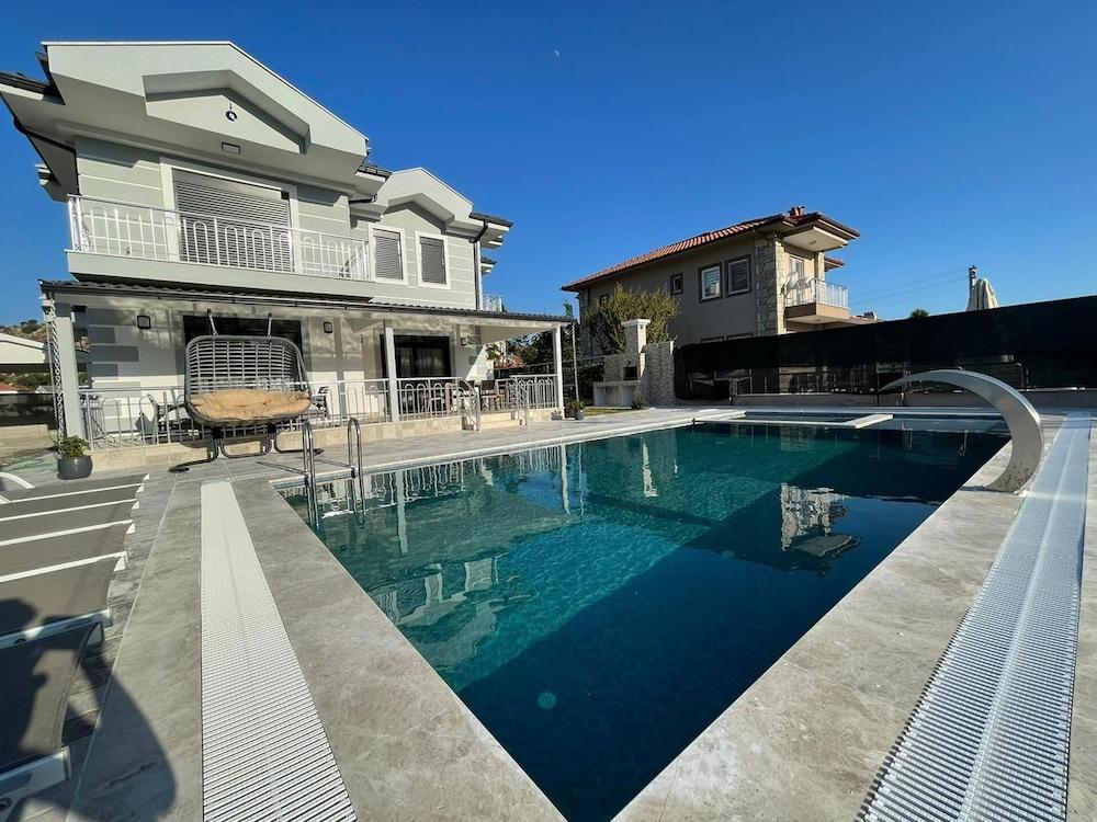 INVITING 4-BED VILLA LINA WITH LUX POOL — DALYAN — fotografie hotel nr. 11