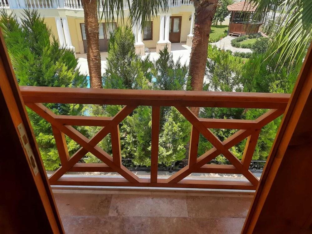 STUNNING 10 BEDROOM VILLA IN DALYAN — DALYAN — фотография отеля №12