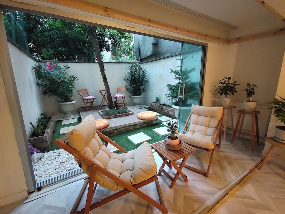 2BR/2BATH WITH GARDEN - BETWEEN SISLI & TAKSIM — ISTANBUL