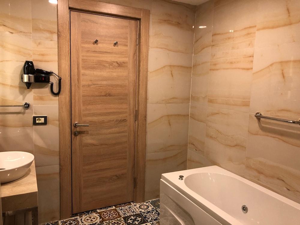 RAMADA ENCORE BY WYNDHAM ISTANBUL BASIN EXPRESS — ISTANBUL — фотография отеля №16