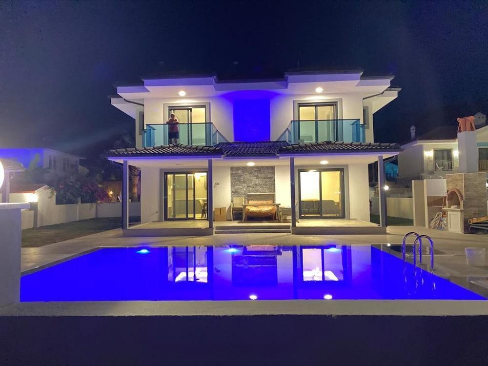 IMMACULATE 4-BED VILLA IN DALYAN — DALYAN