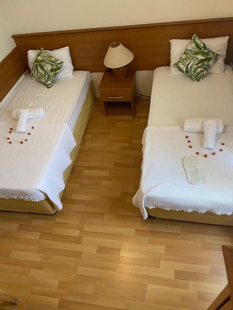 FELICITY HOTEL & BUNGALOWS — CAMYUVA — fotografie hotel nr. 16