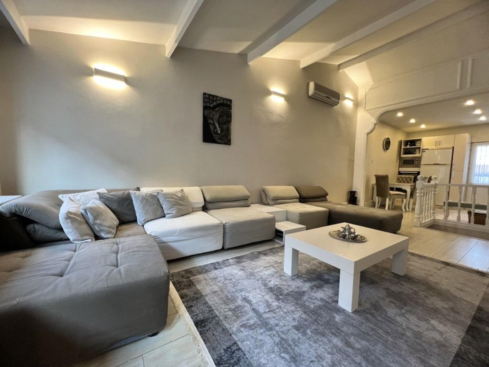 SLEEK FLAT CLOSE TO OSMANBEY METRO STATION — ISTANBUL — fotografie hotel nr. 2