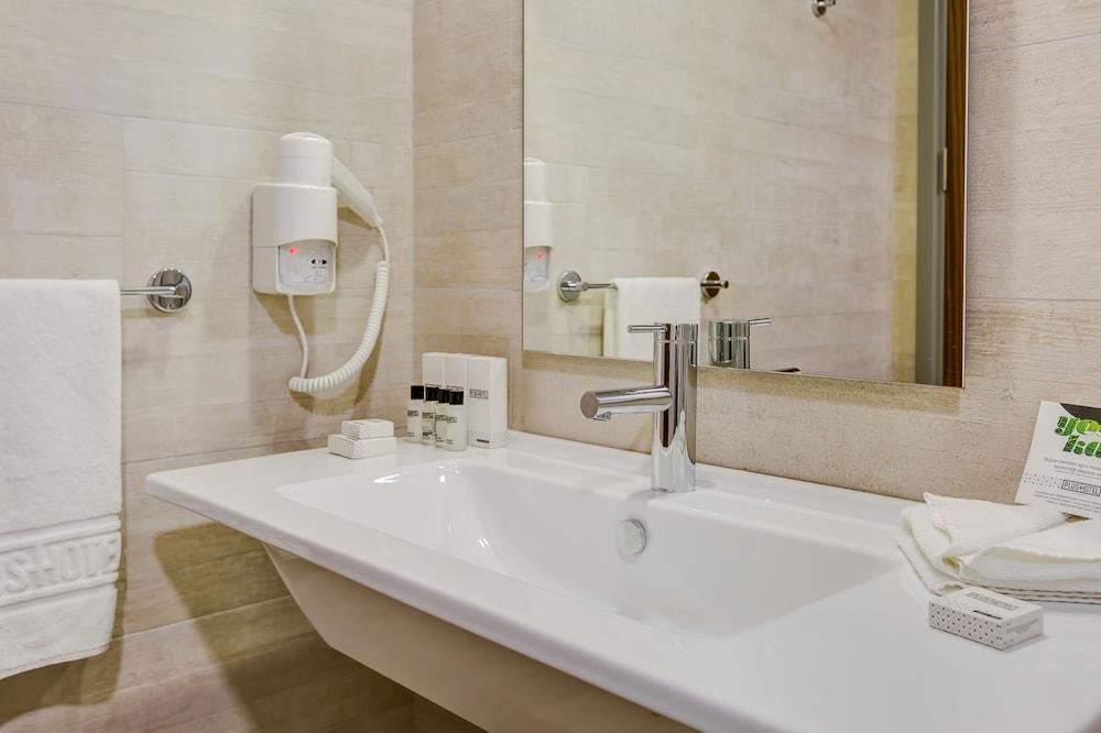 PLUS HOTEL BOSTANCI ATASEHIR — ISTANBUL — фотография отеля №28