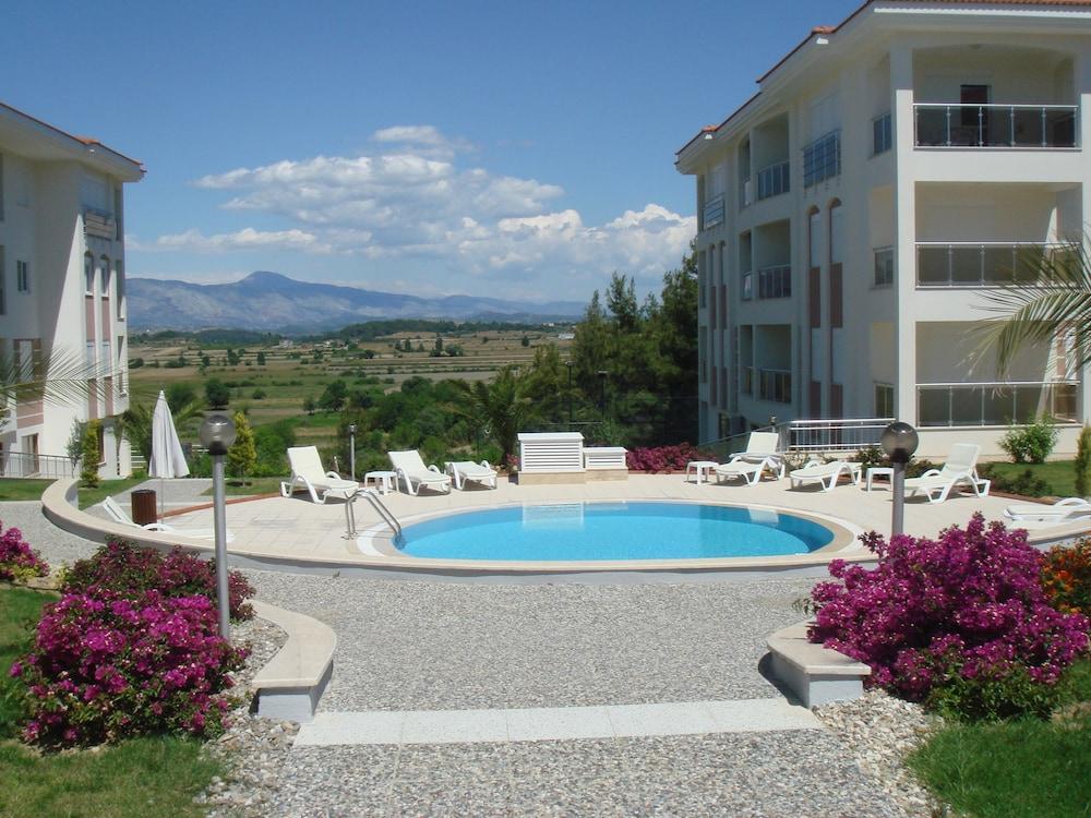 FOUR SEASONS I -10 WITH 2 BEDROOMS GUARANTEES A WONDERFUL HOLIDAY — SIDE — фотография отеля №13