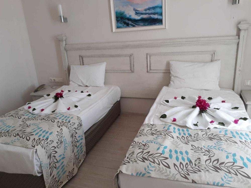 DICKMANN ELITE HOTEL — SIDE — фотография отеля №4
