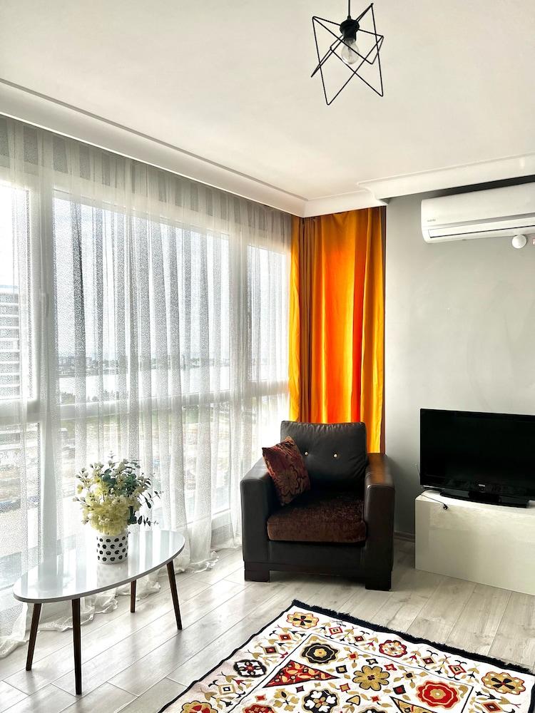 PERFECT LAKE VIEW ENTIRE APARTMENT — ISTANBUL — фотография отеля №9