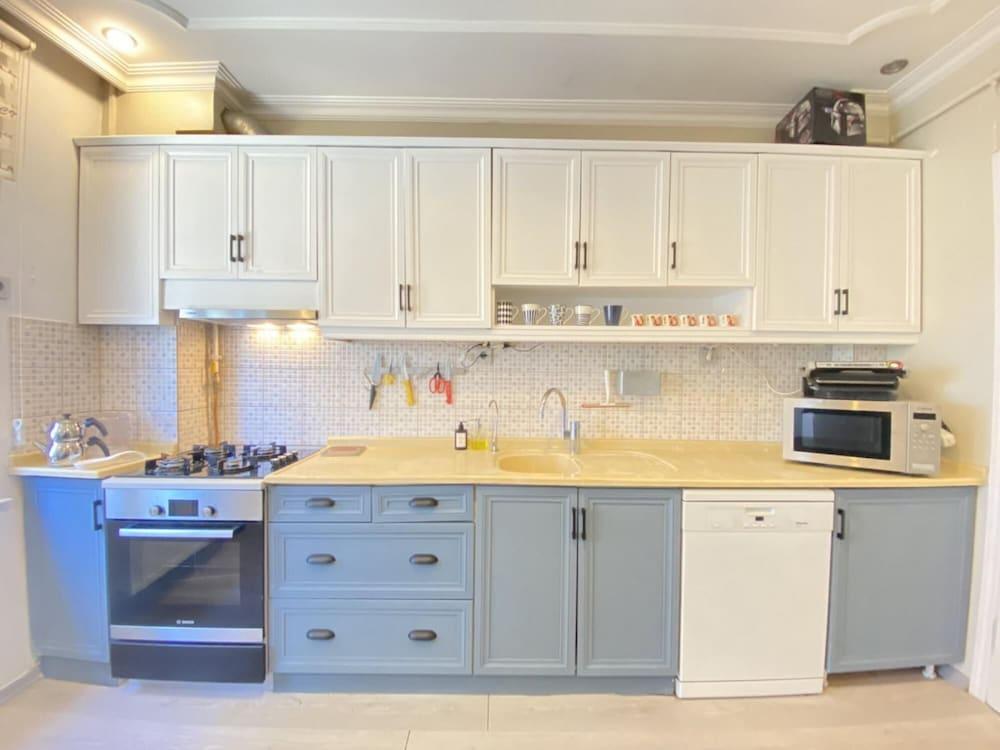 FLAT WITH BOSPHORUS VIEW AND BACKYARD IN USKUDAR — ISTANBUL — фотография отеля №15
