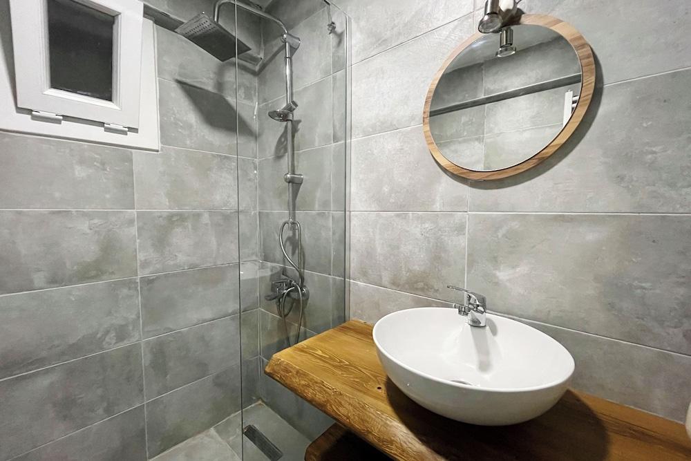 2BR/2BATH WITH GARDEN - BETWEEN SISLI & TAKSIM — ISTANBUL — фотография отеля №12