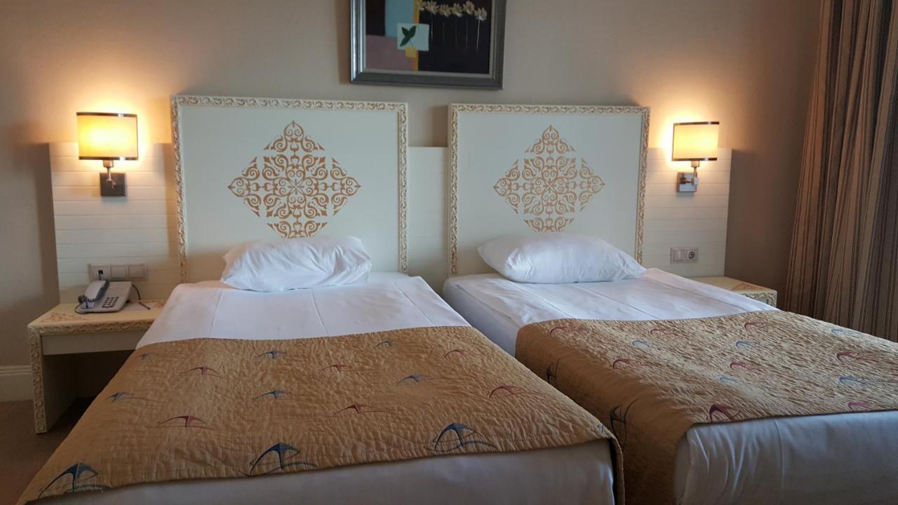 CRYSTAL ADMIRAL RESORT SUITES & SPA — SIDE — фотография отеля №17