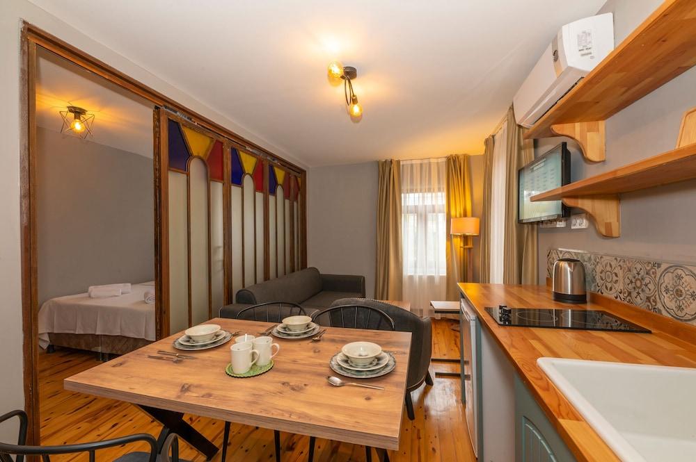 SUITES ISTANBUL — ISTANBUL