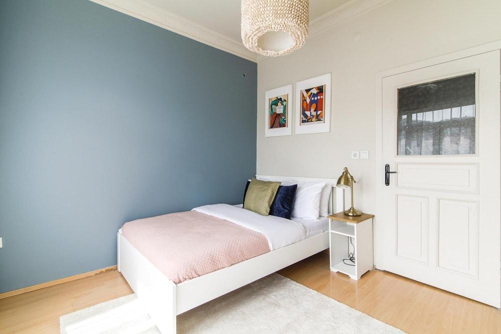 CHIC AND COZY FLAT NEAR ISTIKLAL STREET IN BEYOGLU — ISTANBUL — фотография отеля №10