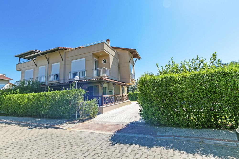 PARADISE TOWN VILLA GORDON — BELEK