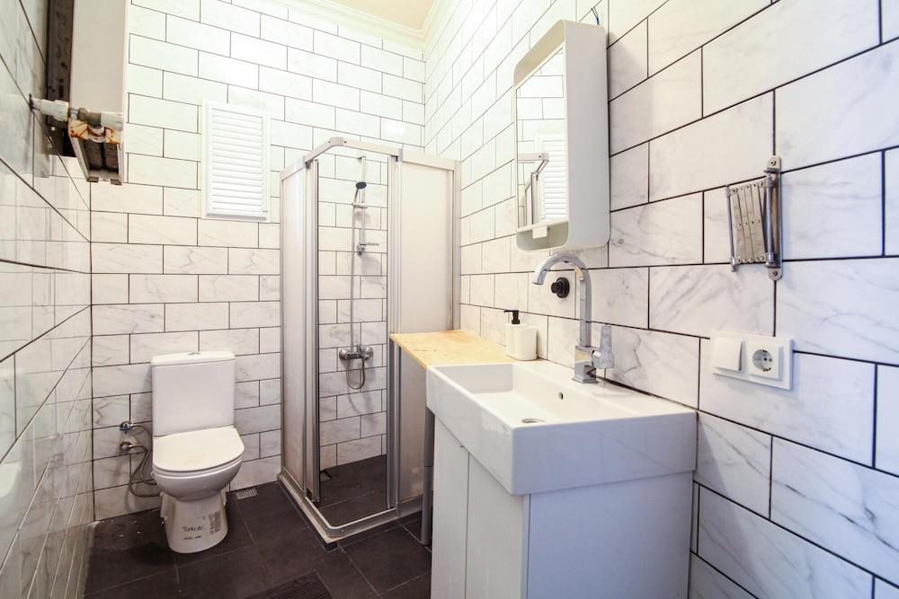 CHIC AND COZY FLAT NEAR ISTIKLAL STREET IN BEYOGLU — ISTANBUL — фотография отеля №7