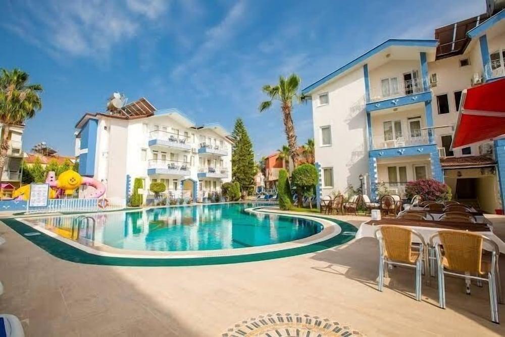 PAPAYA APART HOTEL — SIDE