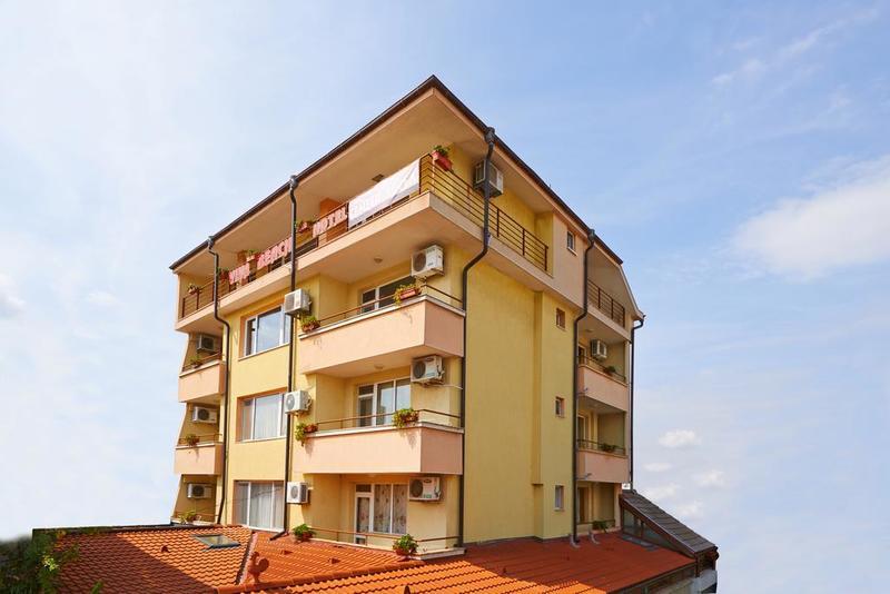VIVA BEACH — POMORIE